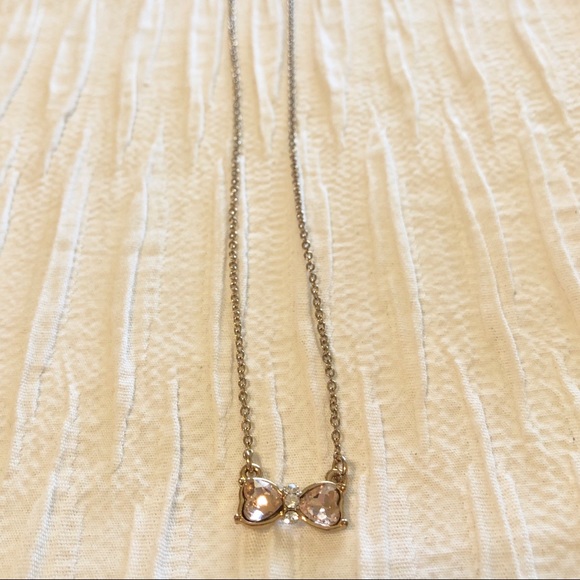Rose Gold Bow Necklace 🎀 - Picture 3 of 4